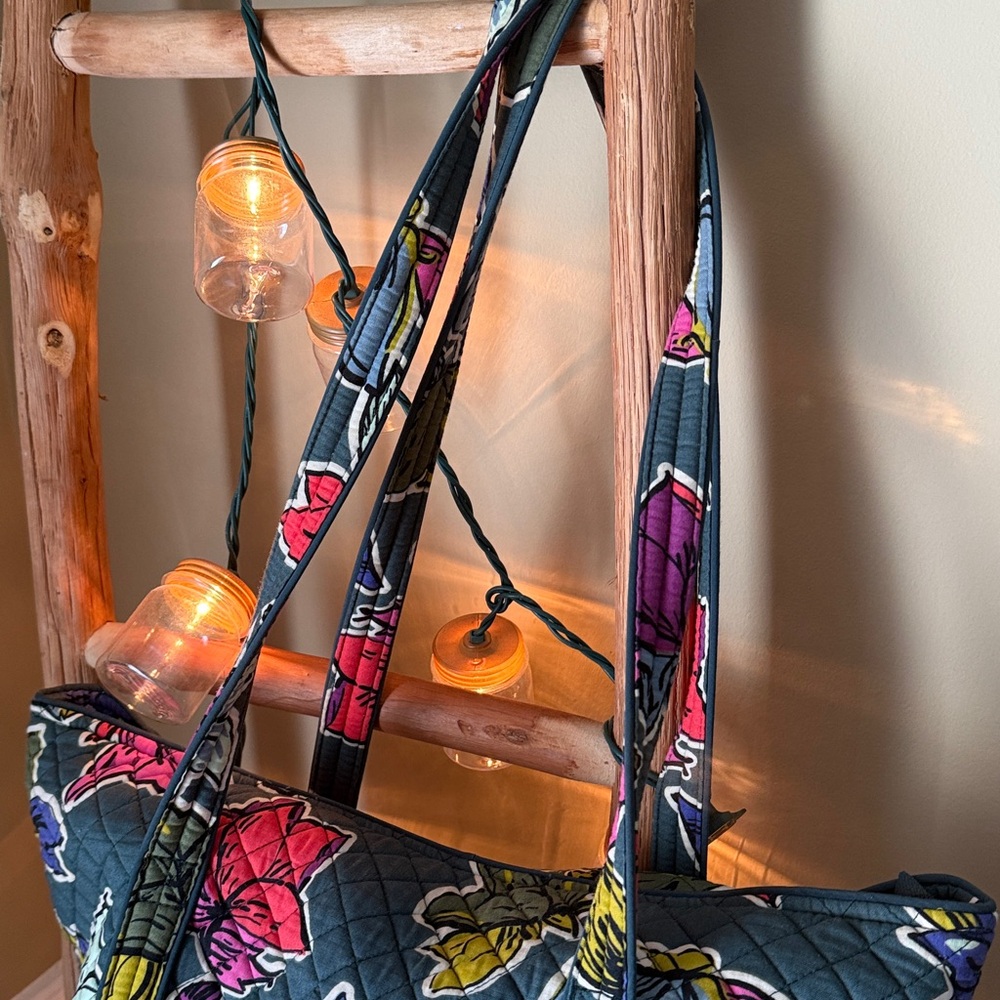 Vera Bradley Quilted Floral Tote in falling Leaves 🍂 - Picture 5 of 11